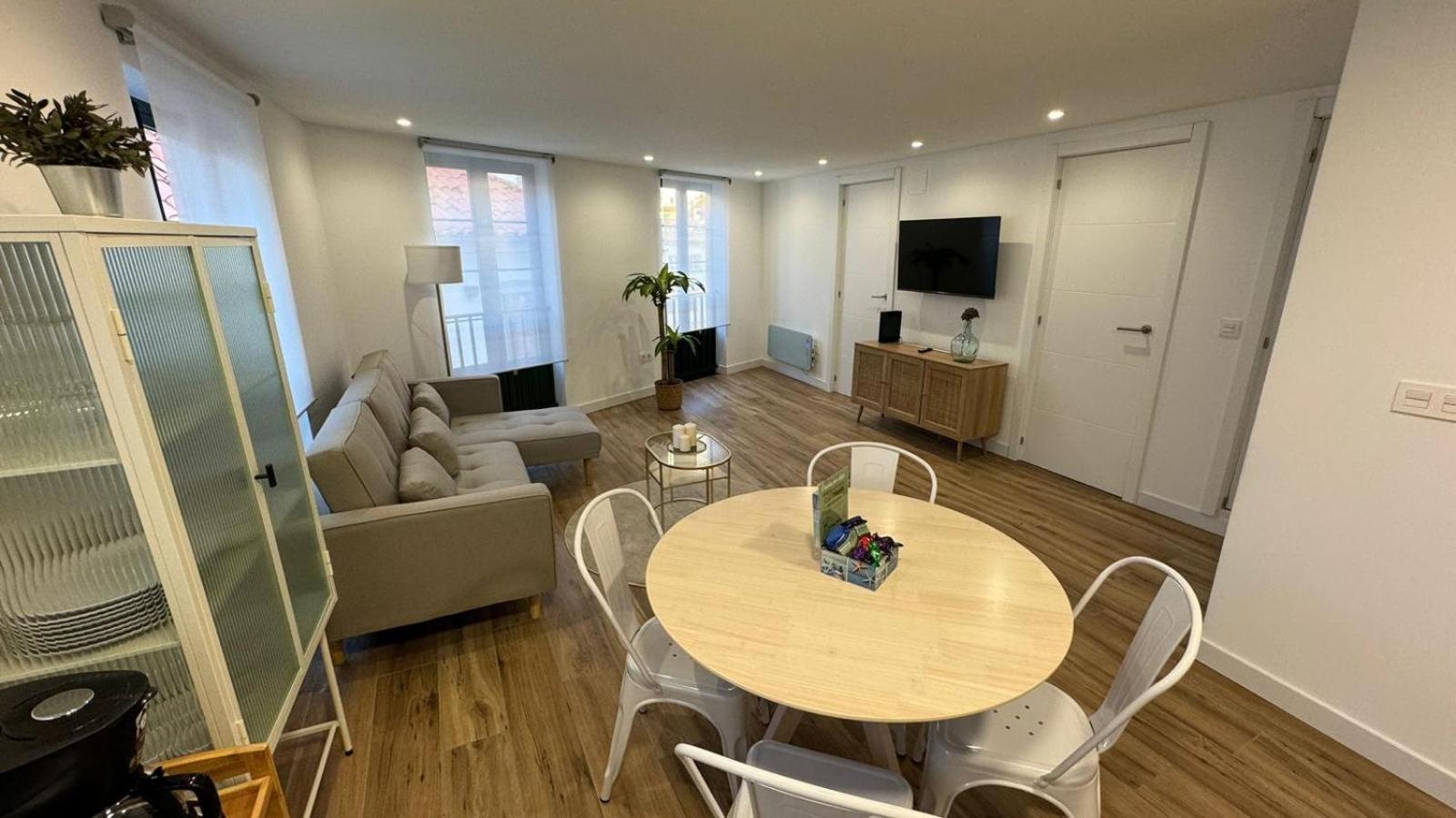 Apartamentos Urbanin II Plaza De San Pedro Cudillero Buitenkant foto