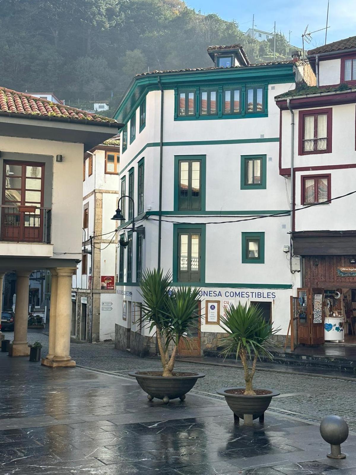 Apartamentos Urbanin II Plaza De San Pedro Cudillero Buitenkant foto